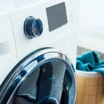 kako-se-znebiti-neprijetnega-vonja-iz-pralnega-stroja-strokovnjaki-pojasnili.webp.webp