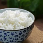kako-skuhati-drobljiv-pilaf-izkuseni-kuharji-tega-koraka-nikoli-ne.webp.webp