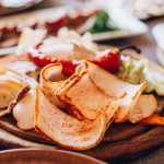 Kako soliti svinjsko mast na ukrajinski način v kozarcu: lahko