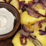 krompirjevi-cmoki-s-slanim-sirom-recept-za-klasicno-ukrajinsko.webp.webp