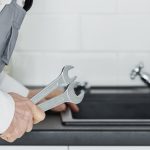 Namenoma se zamaši: 5 predmetov, ki jih ne smete splakovati v umivalnik ali stranišče namenoma-se-zamasi-5-predmetov-ki-jih-ne-smete-splakovati.jpg