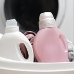 Ta navada lahko uniči stvari in vaš pralni stroj: zakaj je metanje gelskega pokrovčka v boben slaba ideja ta-navada-lahko-unici-stvari-in-vas-pralni-stroj-zakaj.jpg