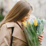 Kaj podariti 8. marca: 20+ idej za darila, ki vas
