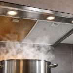 Kako v desetih minutah očistiti maščobo iz kuhinjske nape, ne da bi razstavili omarico kako-v-desetih-minutah-ocistiti-mascobo-iz-kuhinjske-nape-ne.png