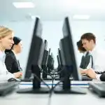 Mit o uspešnem samotarju je razbit: pomanjkanje odnosov škoduje delu - psihologi Mit o uspešnem samotarju je razbit: pomanjkanje odnosov škoduje delu