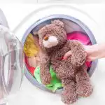 Teh 8 predmetov je mogoče prati v pralnem stroju, vendar tega nihče ne ve: nepričakovan seznam Teh 8 predmetov je mogoče prati v pralnem stroju, vendar