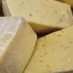 kako-shranjevati-sir-da-ne-splesni-in-se-ne-izsusi.jpg