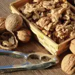 Kdaj je najboljši čas za uživanje orehov: znanstveniki so določili