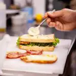 Koliko neodprte majoneze lahko hranite: kdaj jo je treba zavreči