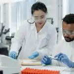 Trgovina s prostoživečimi živalmi povečuje tveganje prenosa nevarnih bolezni na